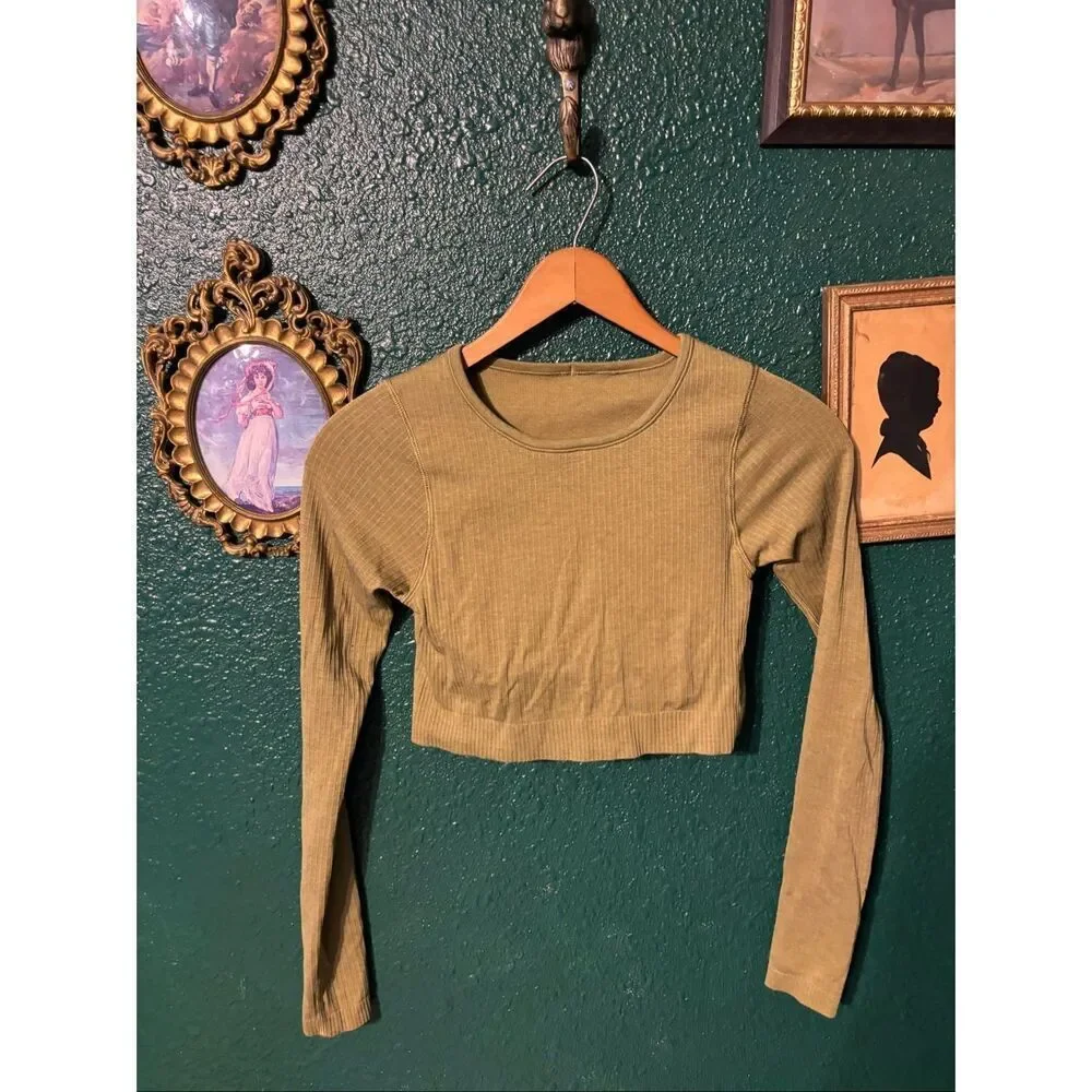 Lululemon Green Ribbed Ebb To Street Cropped Long Sleeve Sz 4 Padded